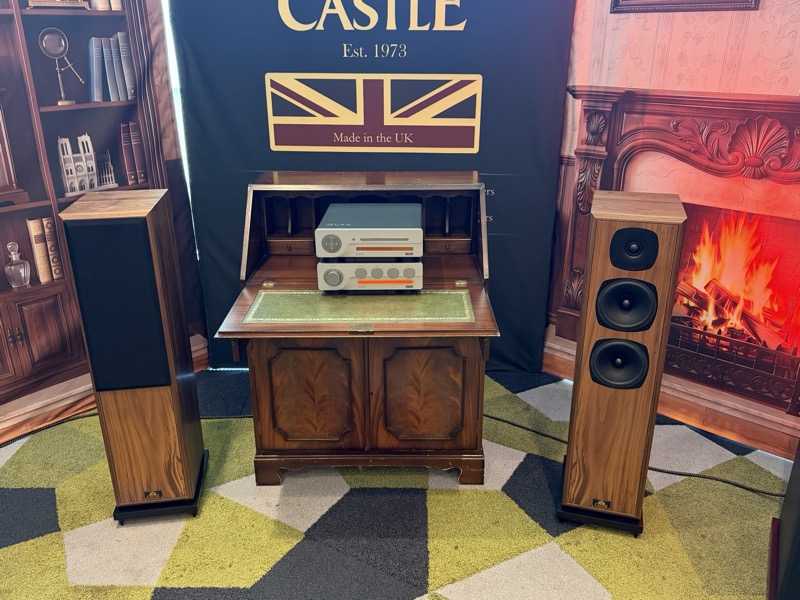 一台在维也纳High End展上展出的Castle落地音箱,“Est. 1973, Made in the UK”